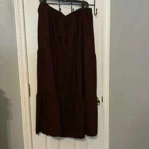 Woman’s plus size 3x brown long skirt.